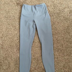 Scalloped 7/8 Athletic Leggings